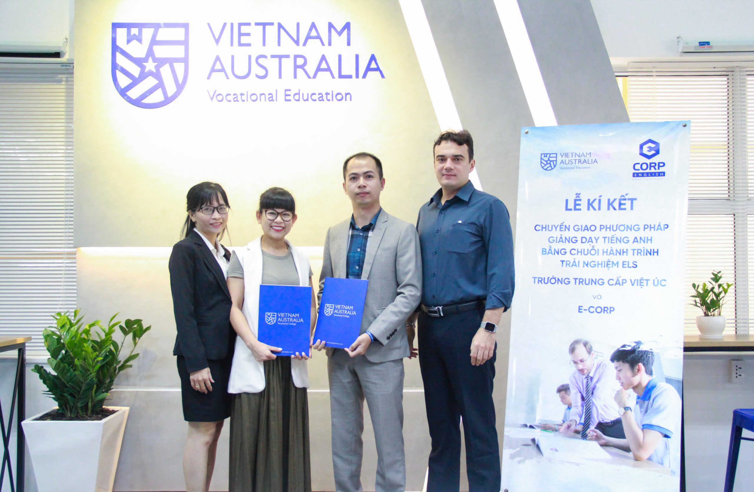 Ecorp English kí kêst hợp tác với trường Quốc tế Việt Úc